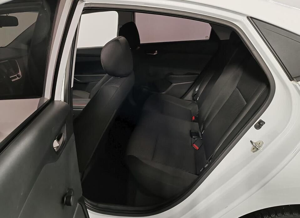 Hyundai Solaris, II 1.6 AT (123 л.с.)