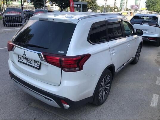 Mitsubishi Outlander, 2020 г., 82 716 км