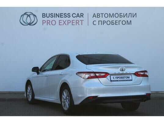 Toyota Camry, 2021 г., 100 684 км