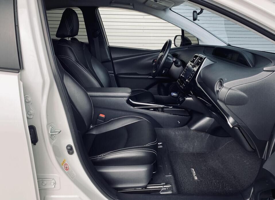 Toyota Prius, IV Рестайлинг (XW50) 1.8hyb AT (98 л.с.)