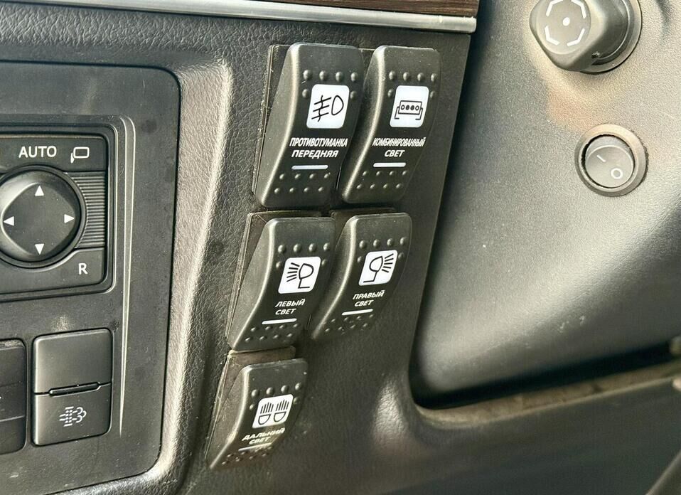 Toyota Land Cruiser Prado, 150 Series Рестайлинг 3 2.8d AT (200 л.с.) 4WD