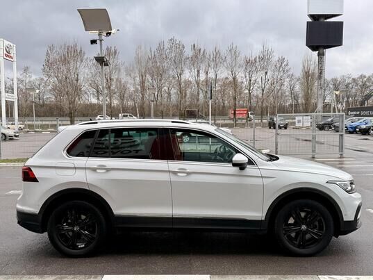 Volkswagen Tiguan, 2021&nbsp;г., 114&nbsp;287&nbsp;км