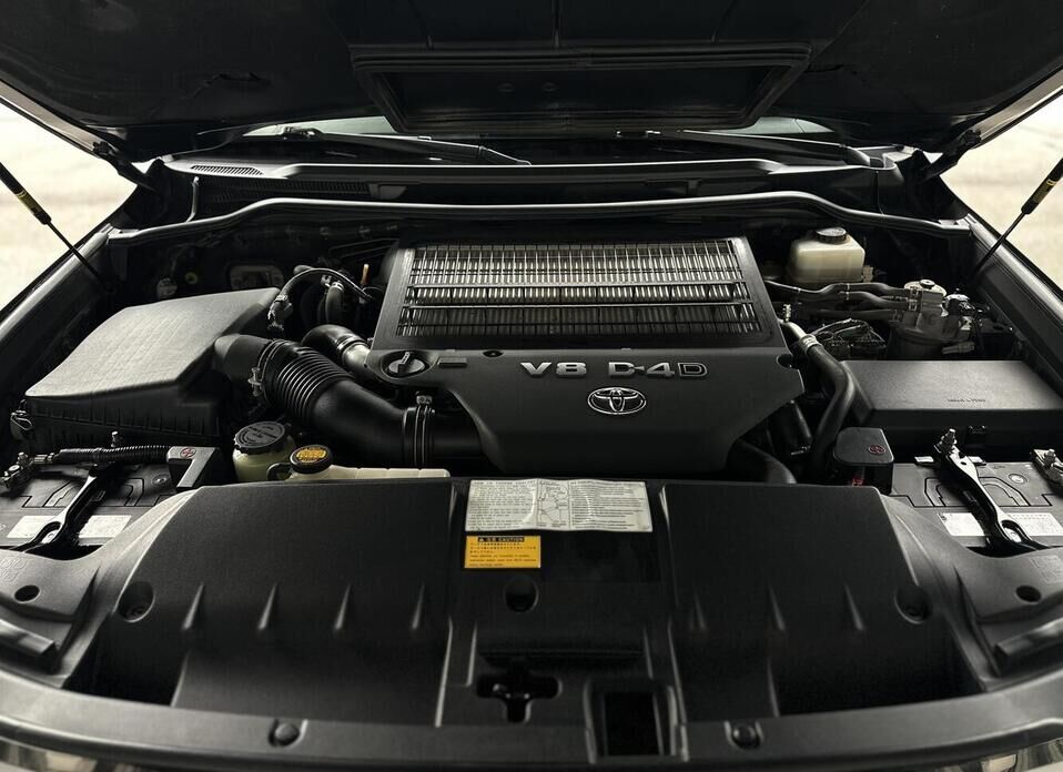 Toyota Land Cruiser, 200 Series Рестайлинг 1 4.5d AT (235 л.с.) 4WD