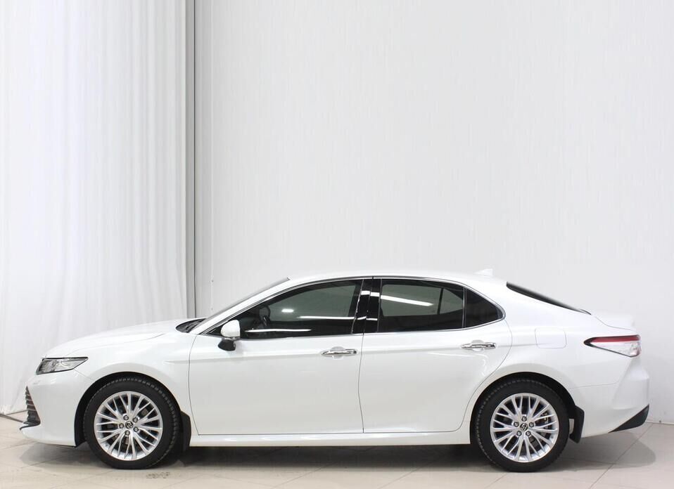 Toyota Camry, VIII (XV70) 2.5 AT (181 л.с.)