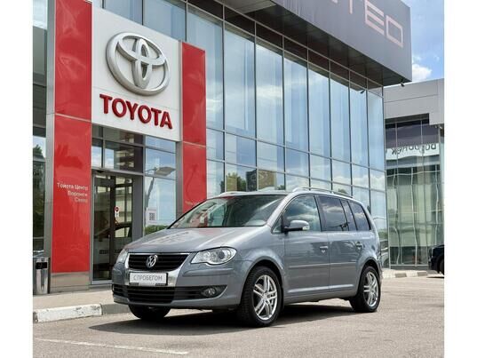 Volkswagen Touran, 2008&nbsp;г., 244&nbsp;945&nbsp;км