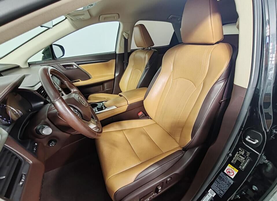 Lexus RX, IV Рестайлинг 300 2.0 AT (238 л.с.) 4WD