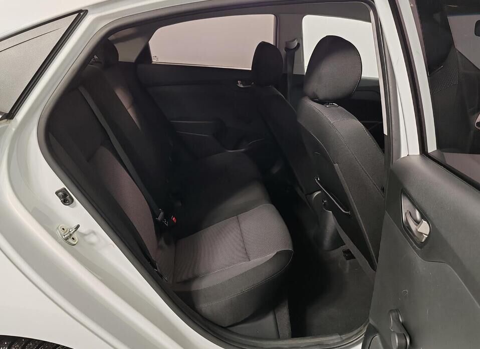 Hyundai Solaris, II 1.6 AT (123 л.с.)