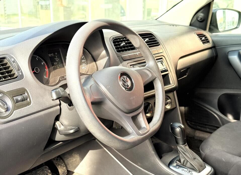 Volkswagen Polo, V Рестайлинг 1.6 AT (110 л.с.)