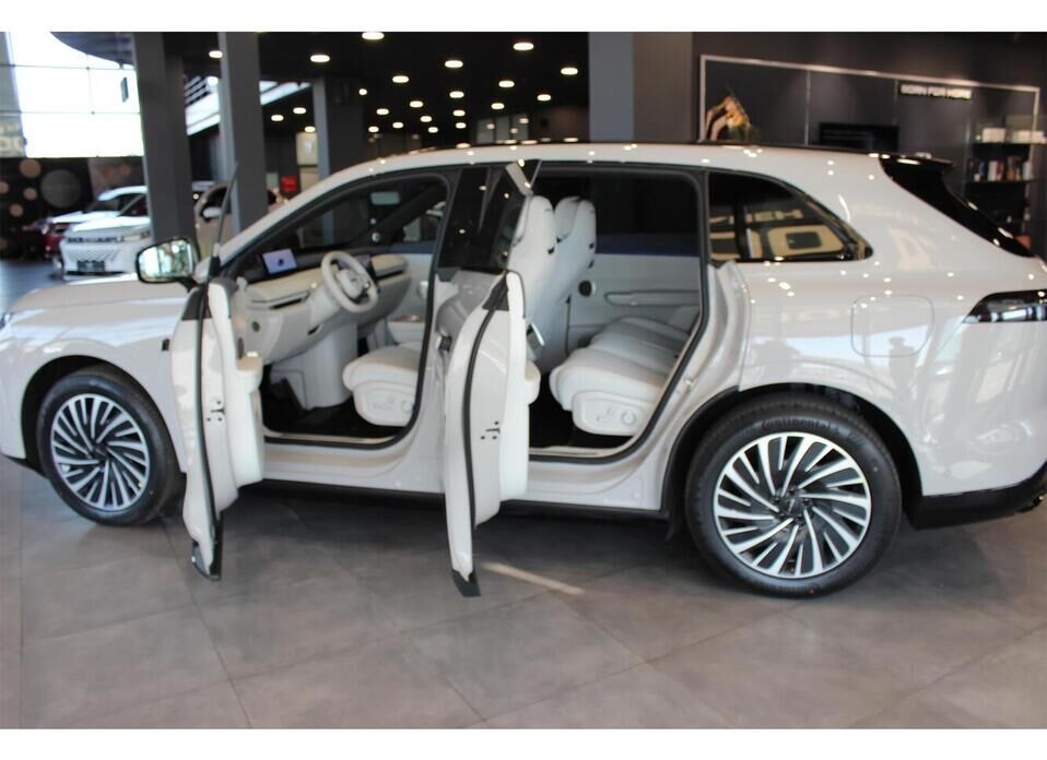 EXEED Exlantix ET 1.5hyb AT (469 л.с.) 4WD