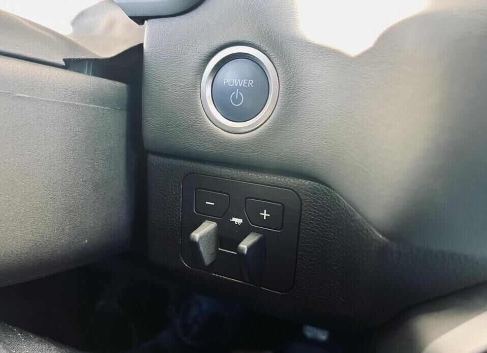 Toyota Sequoia, III 3.5hyb AT (437 л.с.) 4WD