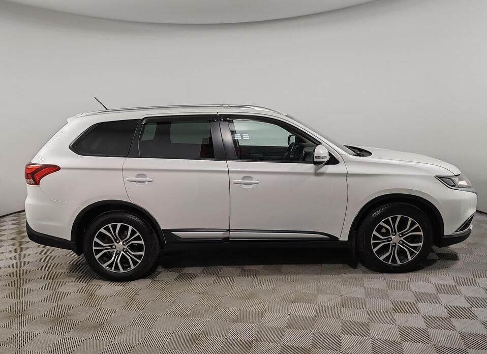 Mitsubishi Outlander, III Рестайлинг 2 2.0 CVT (146 л.с.) 4WD