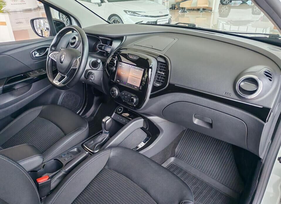 Renault Kaptur, I Рестайлинг 1.6 CVT (114 л.с.)