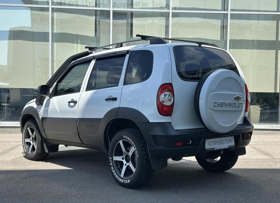 Chevrolet Niva, I Рестайлинг 1.7 MT (80 л.с.) 4WD
