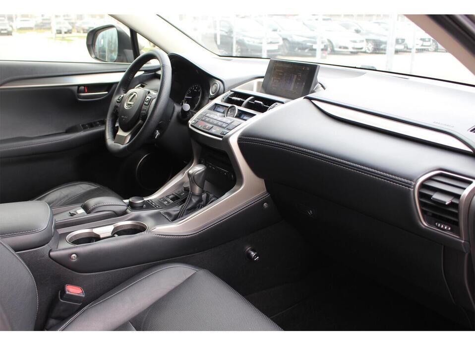 Lexus NX 200t 2.0 AT (238 л.с.) 4WD