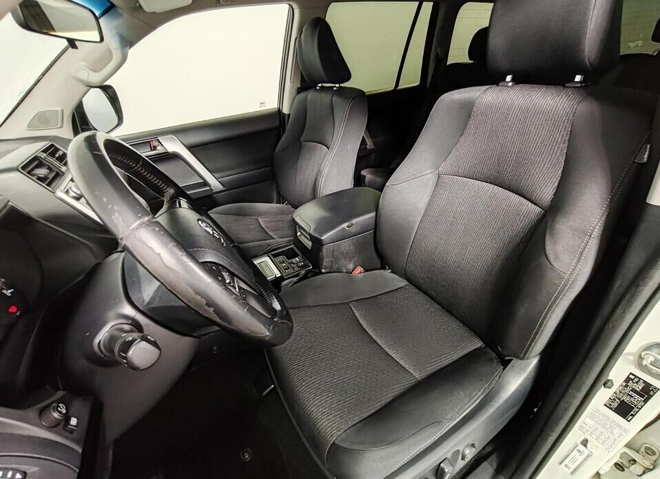 Toyota Land Cruiser Prado, 150 Series Рестайлинг 2 2.7 AT (163 л.с.) 4WD