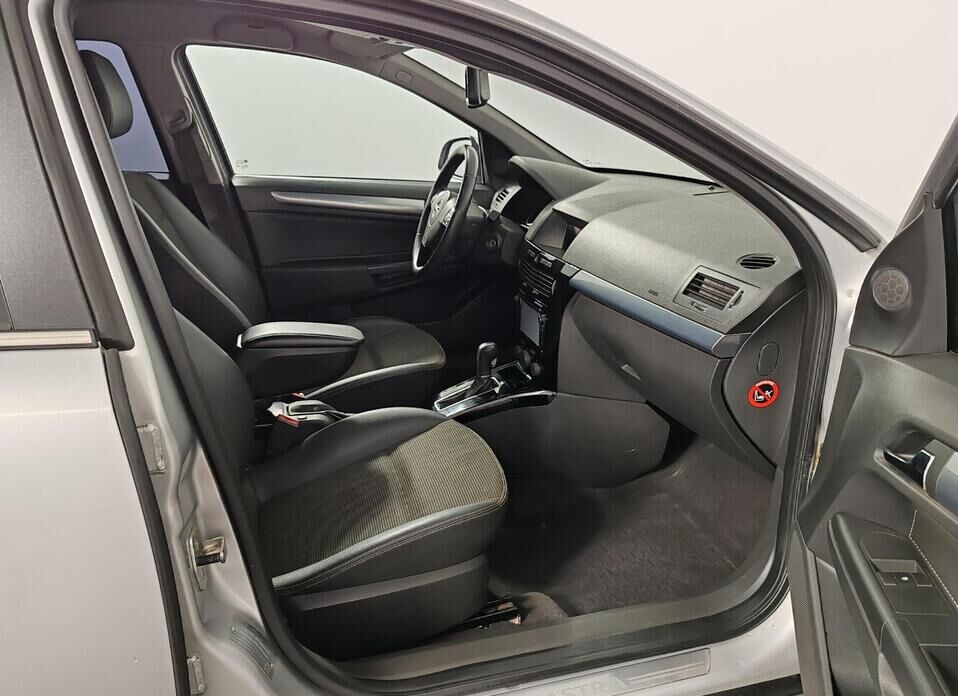 Opel Astra 1.8 AT (140 л.с.)