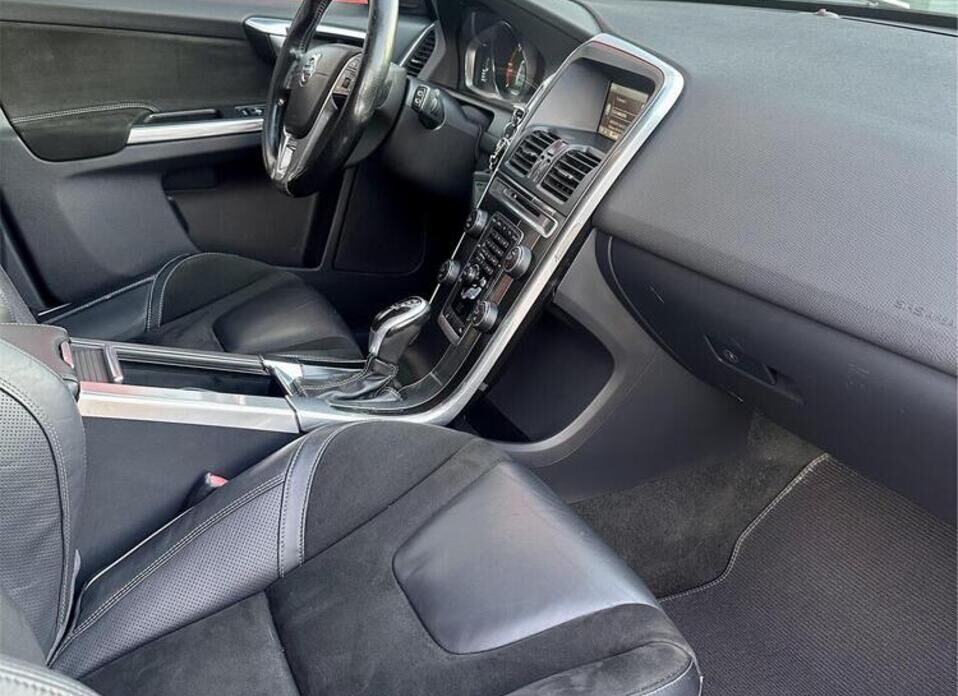Volvo XC60, I Рестайлинг 2.4d AT (181 л.с.) 4WD