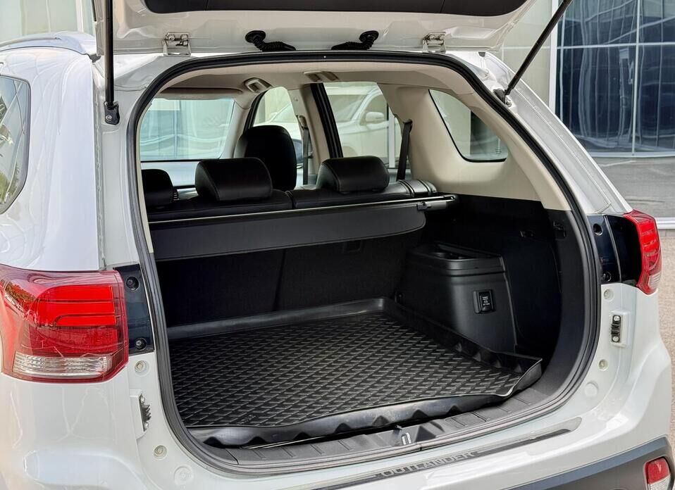 Mitsubishi Outlander, III Рестайлинг 2 2.4 CVT (167 л.с.) 4WD