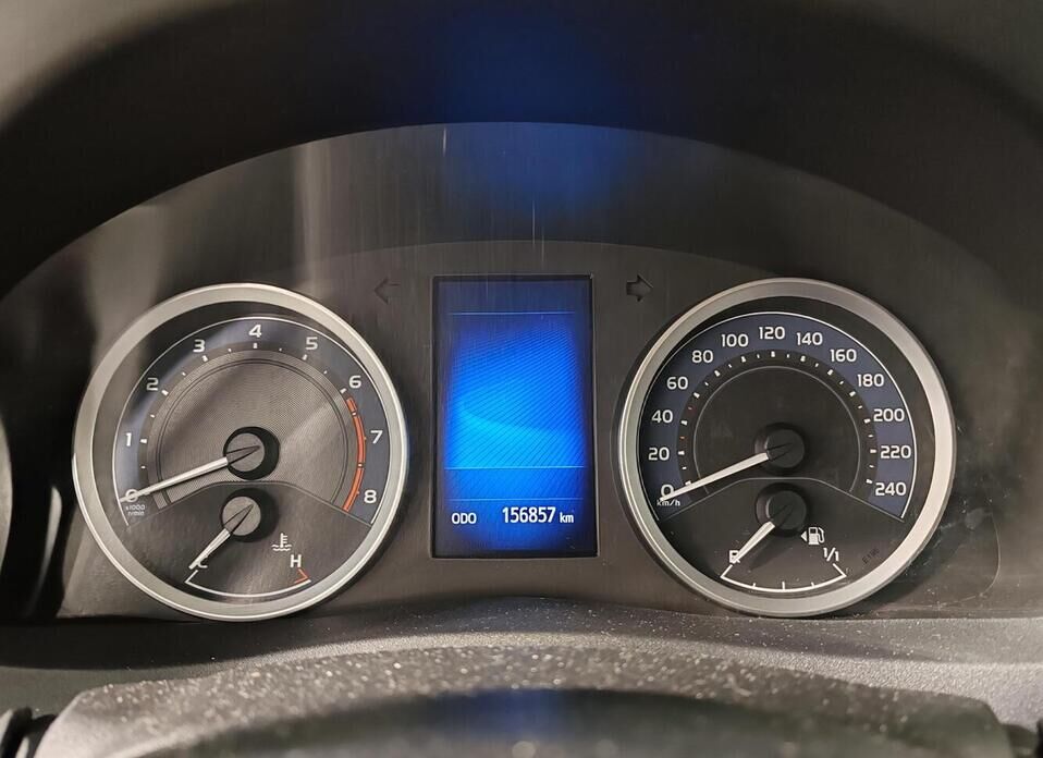 Toyota Corolla, XI (E160, E170) Рестайлинг 1.6 CVT (122 л.с.)