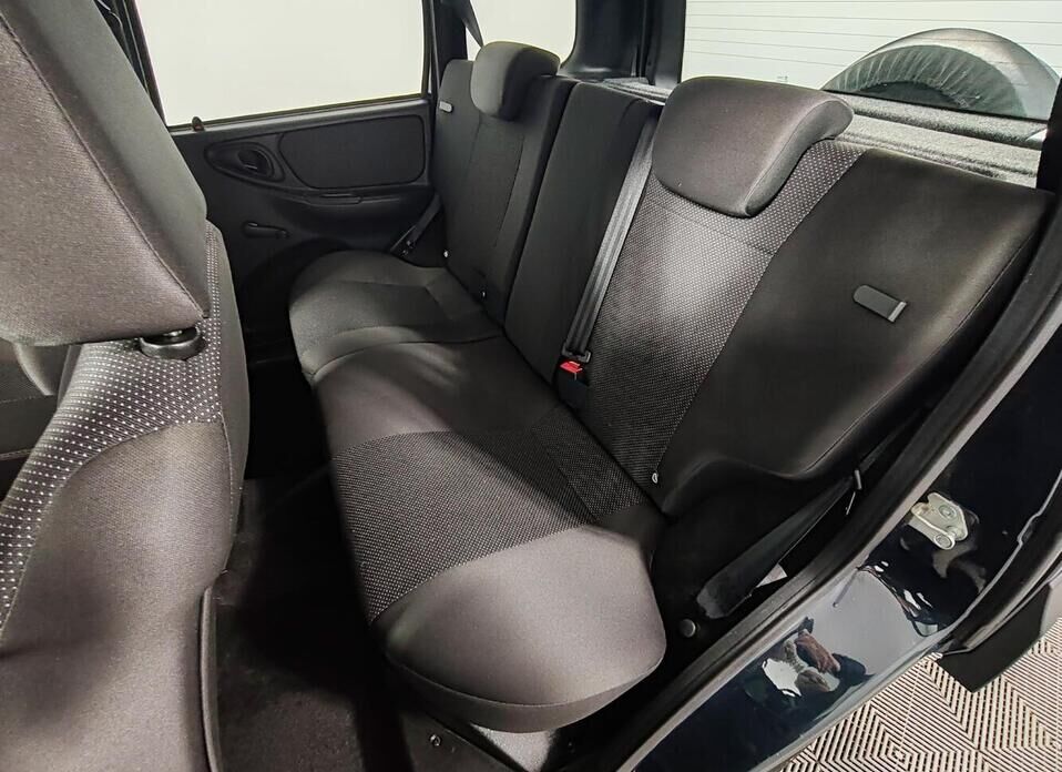 LADA (ВАЗ) Niva Travel, I 1.7 MT (80 л.с.) 4WD