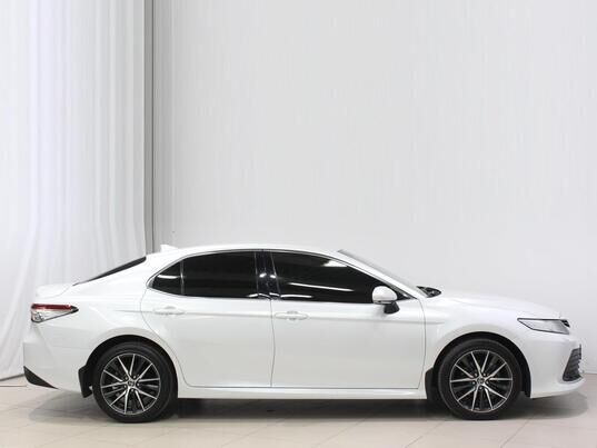 Toyota Camry, 2022 г., 80 317 км