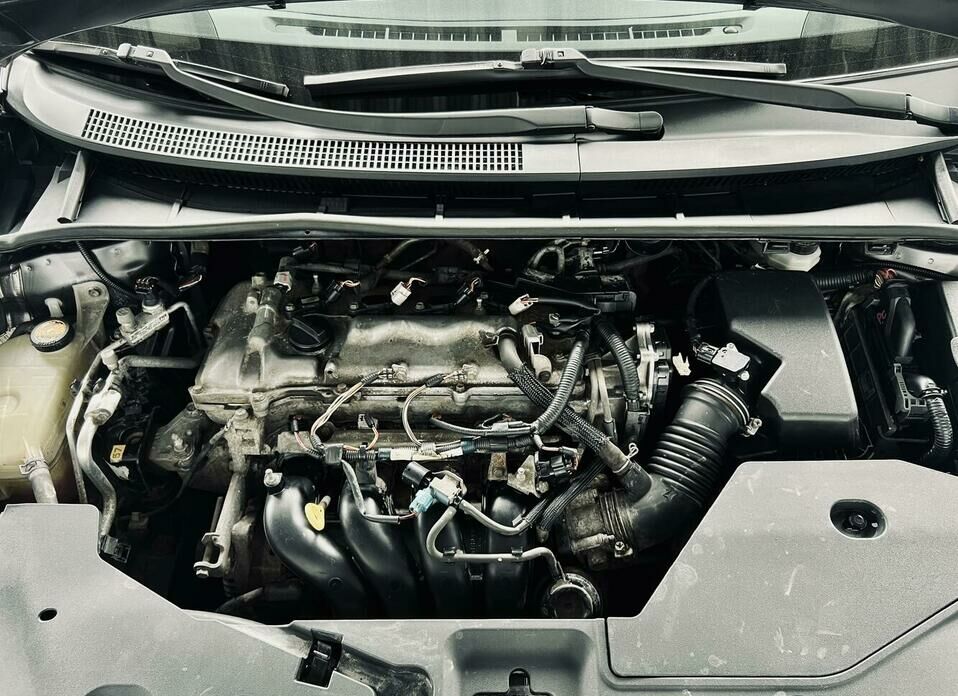 Toyota Avensis 1.8 CVT (147 л.с.)