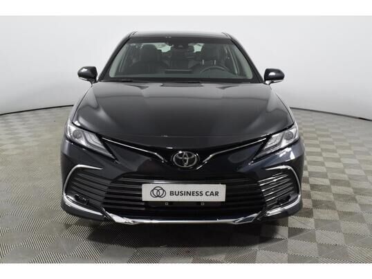 Toyota Camry, 2023 г., 18 952 км