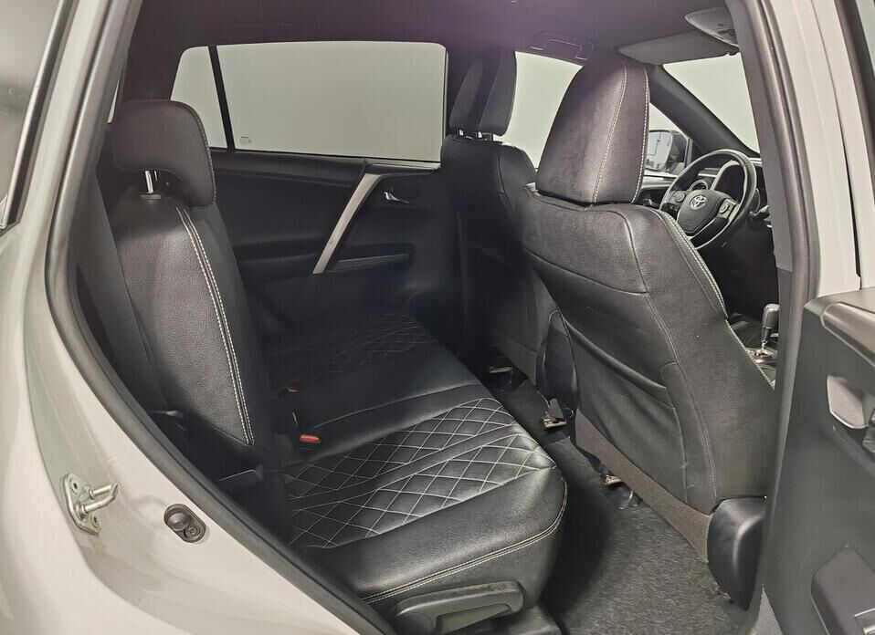 Toyota RAV4, IV (XA40) Рестайлинг 2.0 CVT (146 л.с.) 4WD