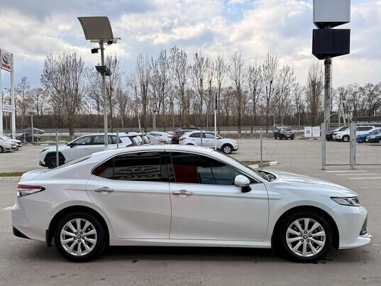 Toyota Camry, 2020&nbsp;г., 127&nbsp;548&nbsp;км