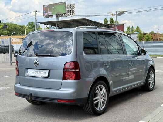 Volkswagen Touran, 2008&nbsp;г., 244&nbsp;945&nbsp;км