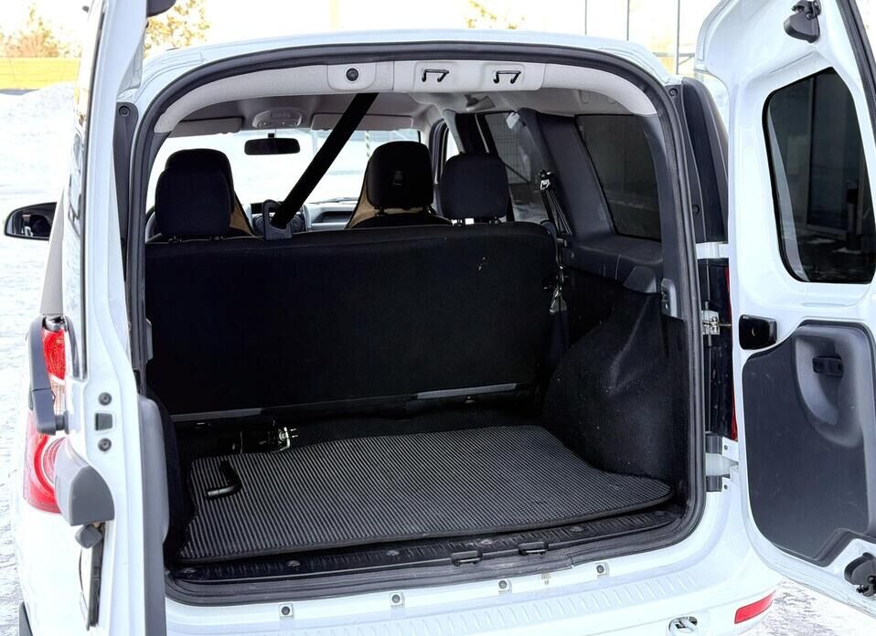 LADA (ВАЗ) Largus, I Рестайлинг 1.6 MT (90 л.с.)