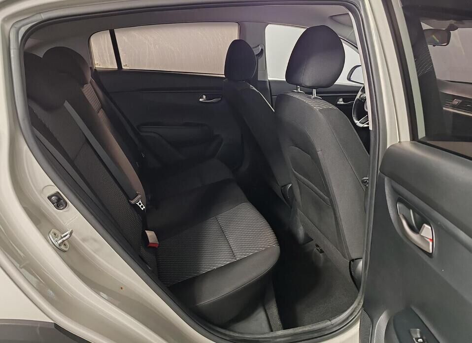 Kia Rio, IV X-Line 1.6 AT (123 л.с.)