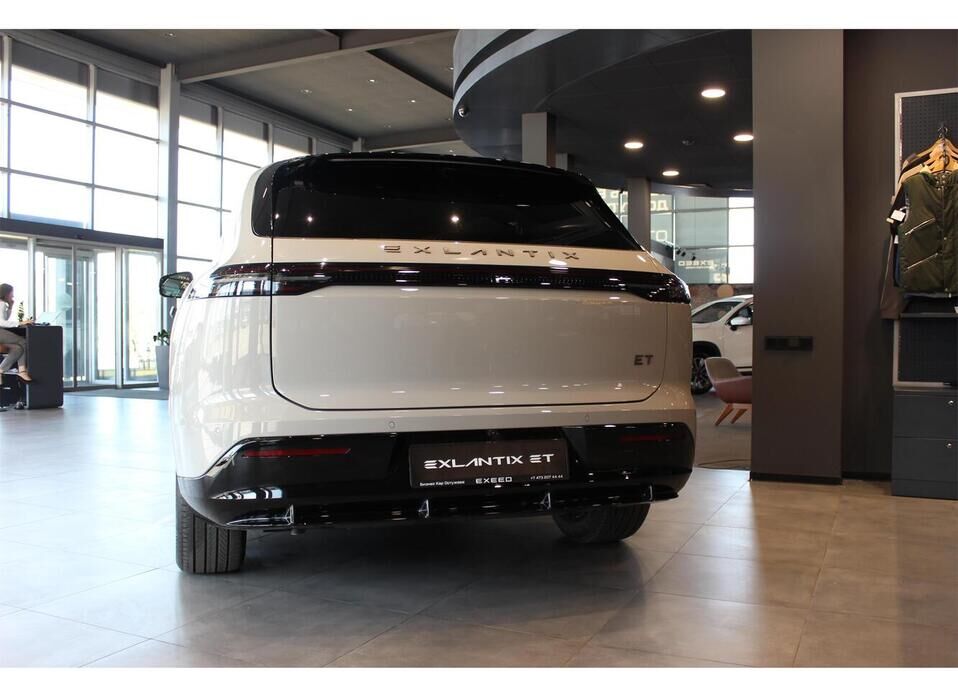 EXEED Exlantix ET 1.5hyb AT (469 л.с.) 4WD