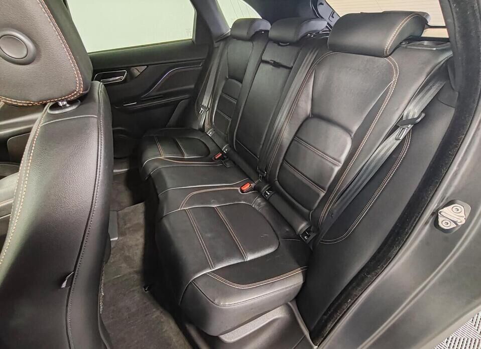 Jaguar F-Pace, I 2.0d AT (180 л.с.) 4WD