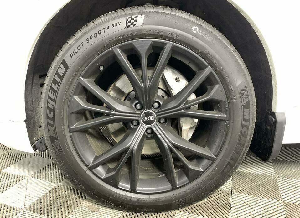 Audi Q8 55 TFSI 3.0 AT (340 л.с.) 4WD