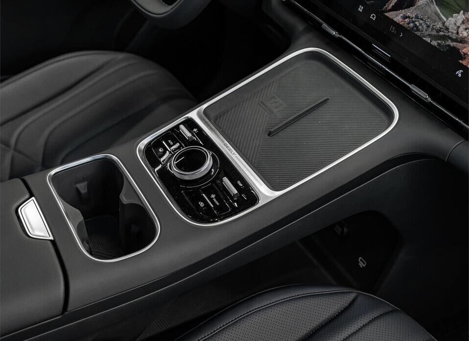 Geely EX5 EM-i 1.5hyb AT (167 л.с.)