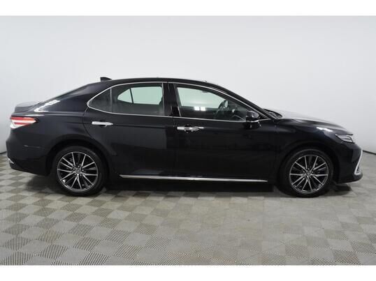 Toyota Camry, 2023 г., 32 180 км