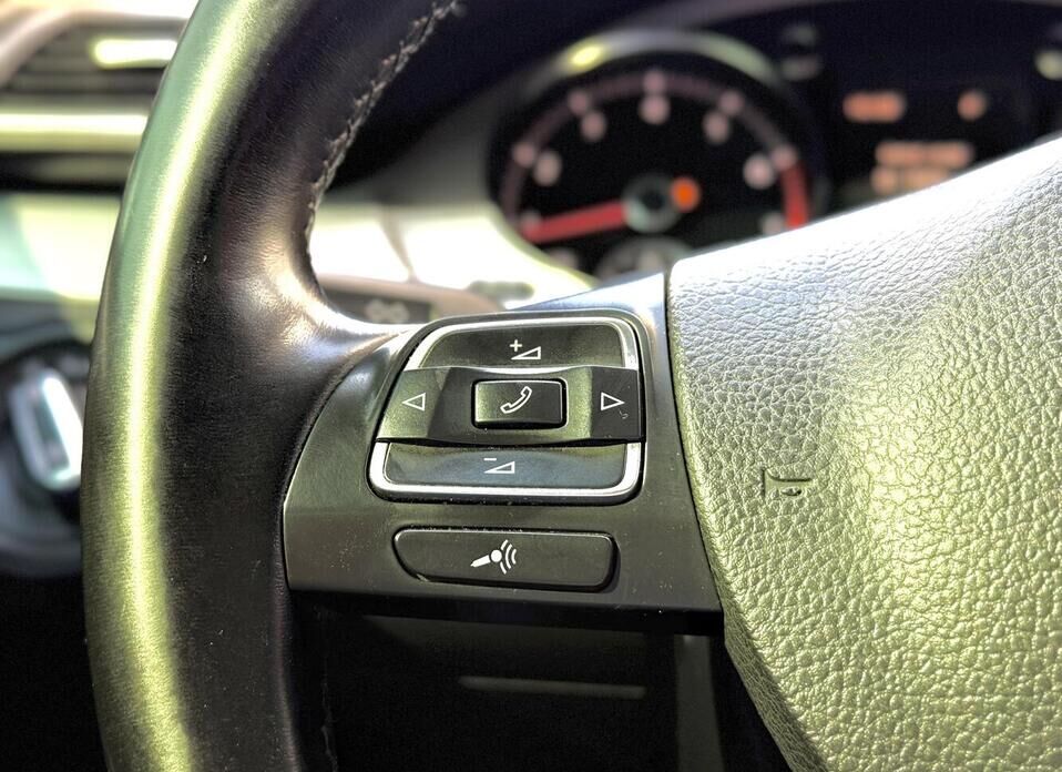 Volkswagen Passat, B7 1.8 MT (152 л.с.)