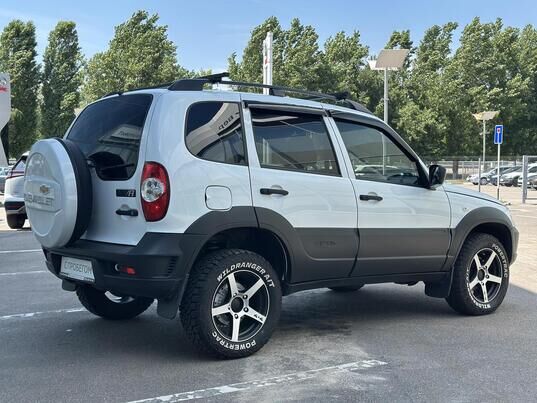 Chevrolet Niva, 2020&nbsp;г., 105&nbsp;901&nbsp;км