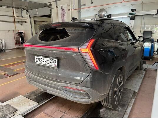 Geely Atlas, 2024&nbsp;г., 28&nbsp;792&nbsp;км