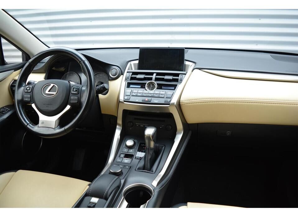 Lexus NX, I 200 2.0 CVT (150 л.с.) 4WD