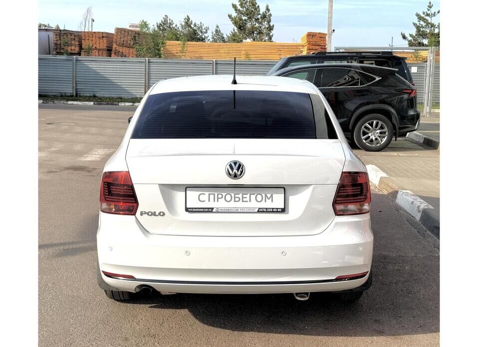 Volkswagen Polo, V Рестайлинг 1.6 AT (110 л.с.)