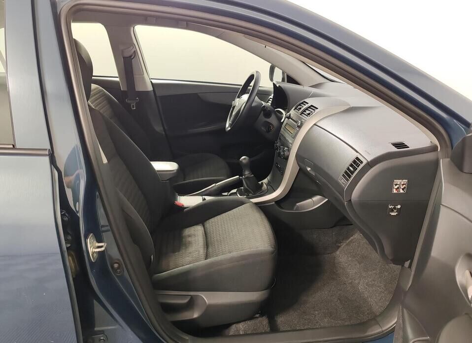 Toyota Corolla, X (E140, E150) 1.6 MT (124 л.с.)