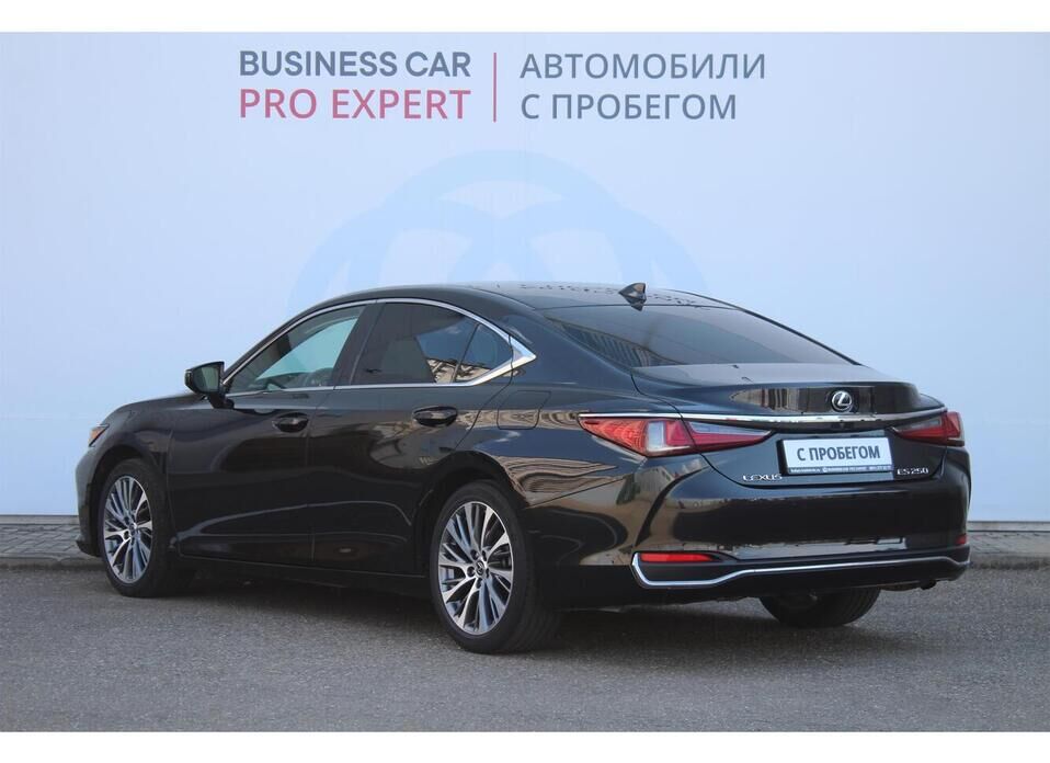 Lexus ES, VII 250 2.5 AT (200 л.с.)
