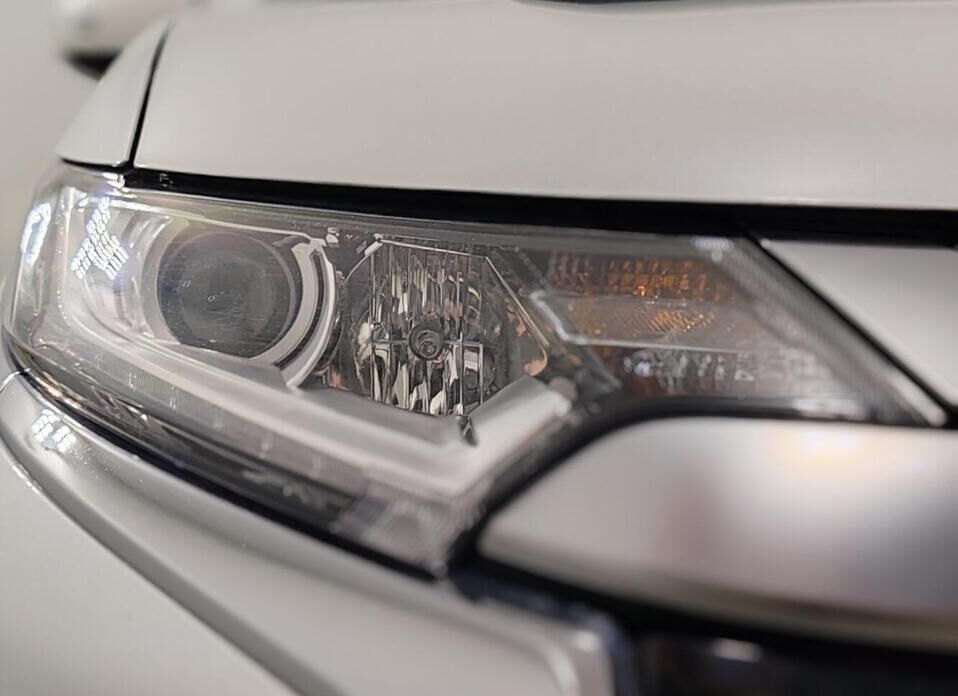 Mitsubishi Outlander, III Рестайлинг 3 2.0 CVT (146 л.с.)