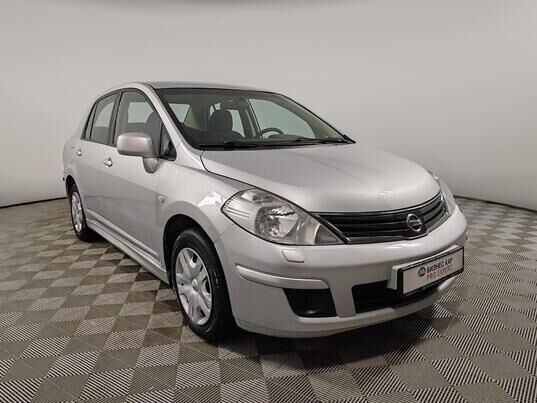 Nissan Tiida, 2010 г., 216 634 км