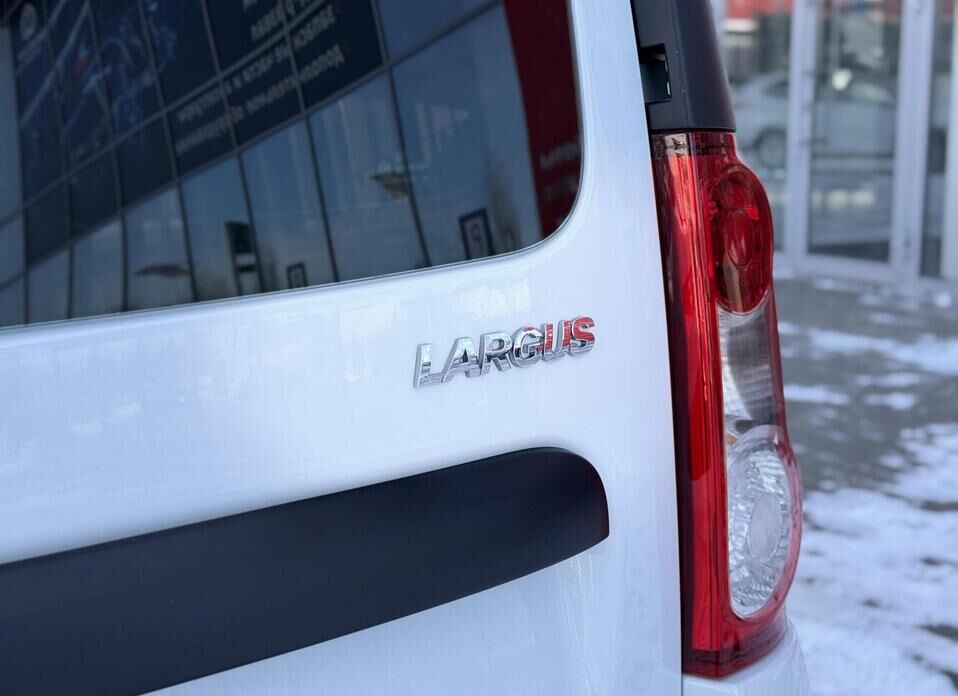 LADA (ВАЗ) Largus, I Рестайлинг 1.6 MT (90 л.с.)