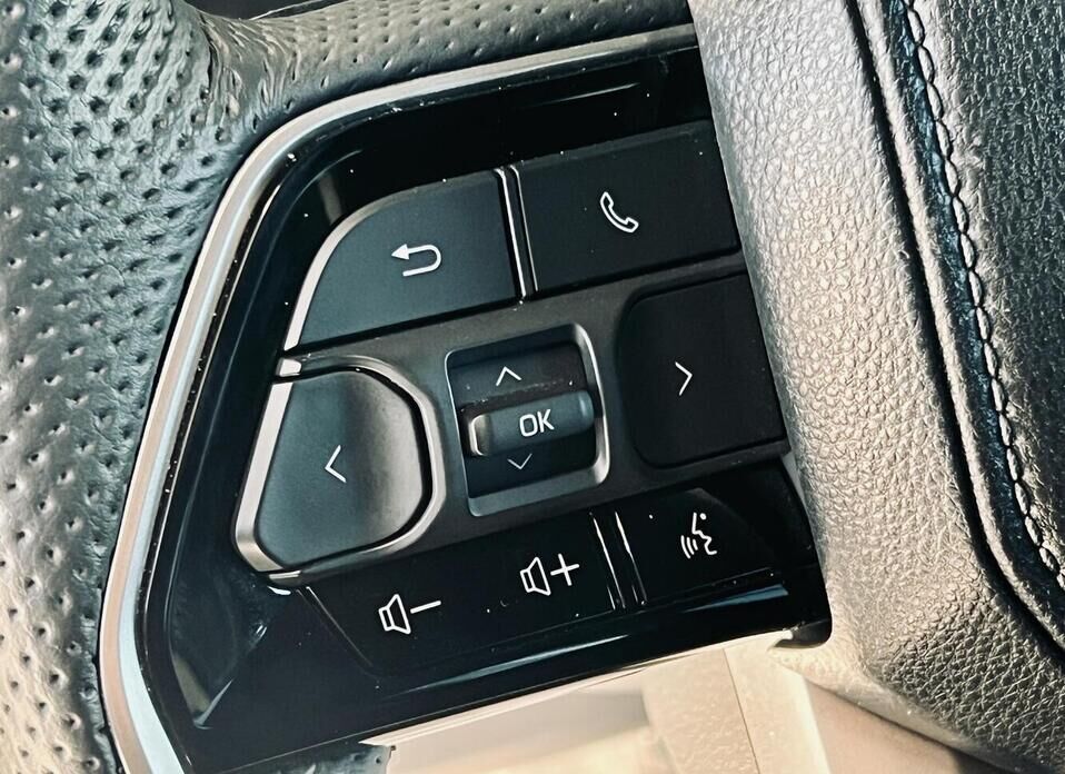 Toyota Sequoia, III 3.5hyb AT (437 л.с.) 4WD